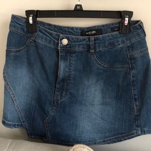 Jean skort